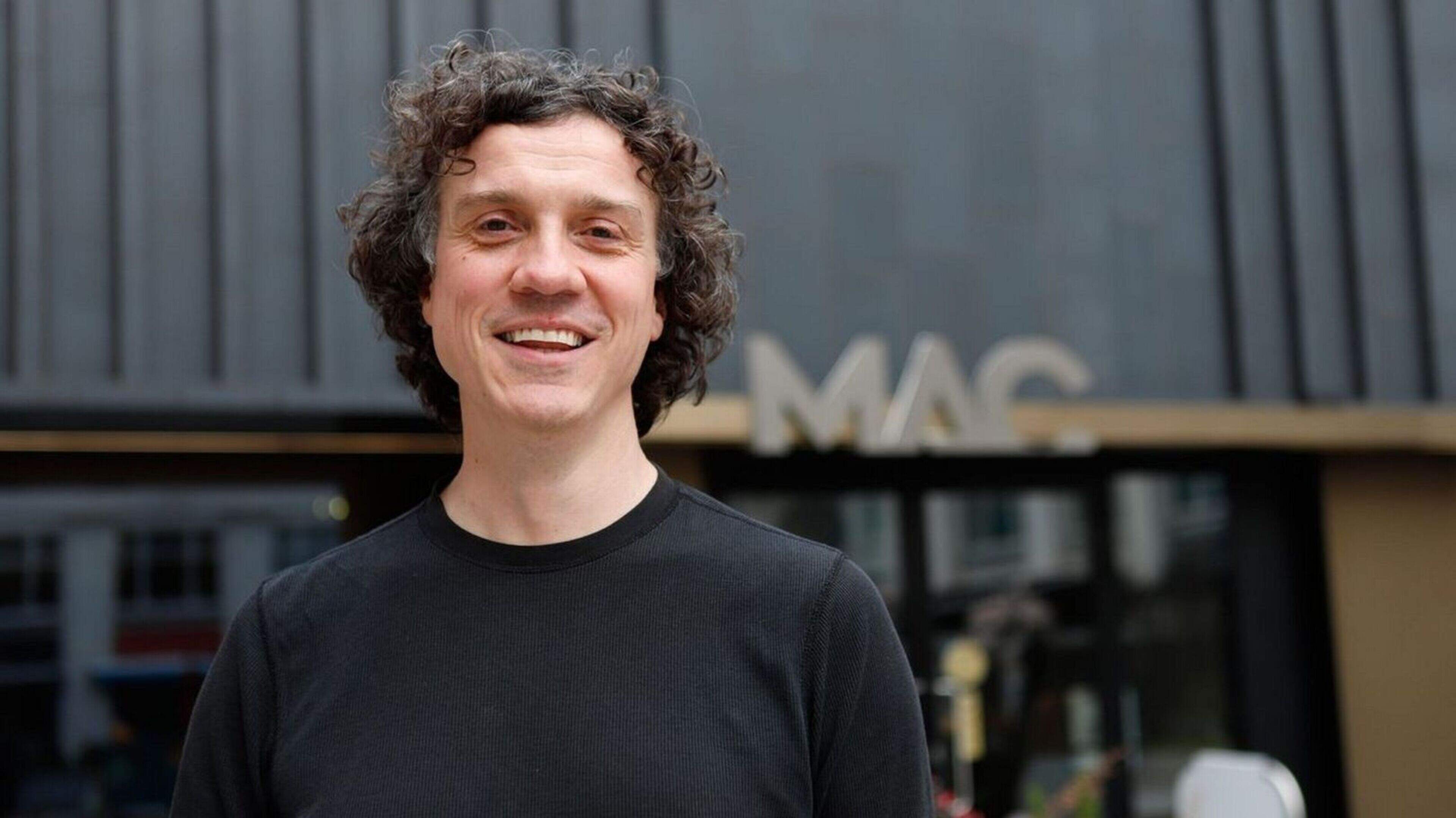 ‘The Chase’ star Darragh Ennis bringing ultimate pub quiz to Tralee